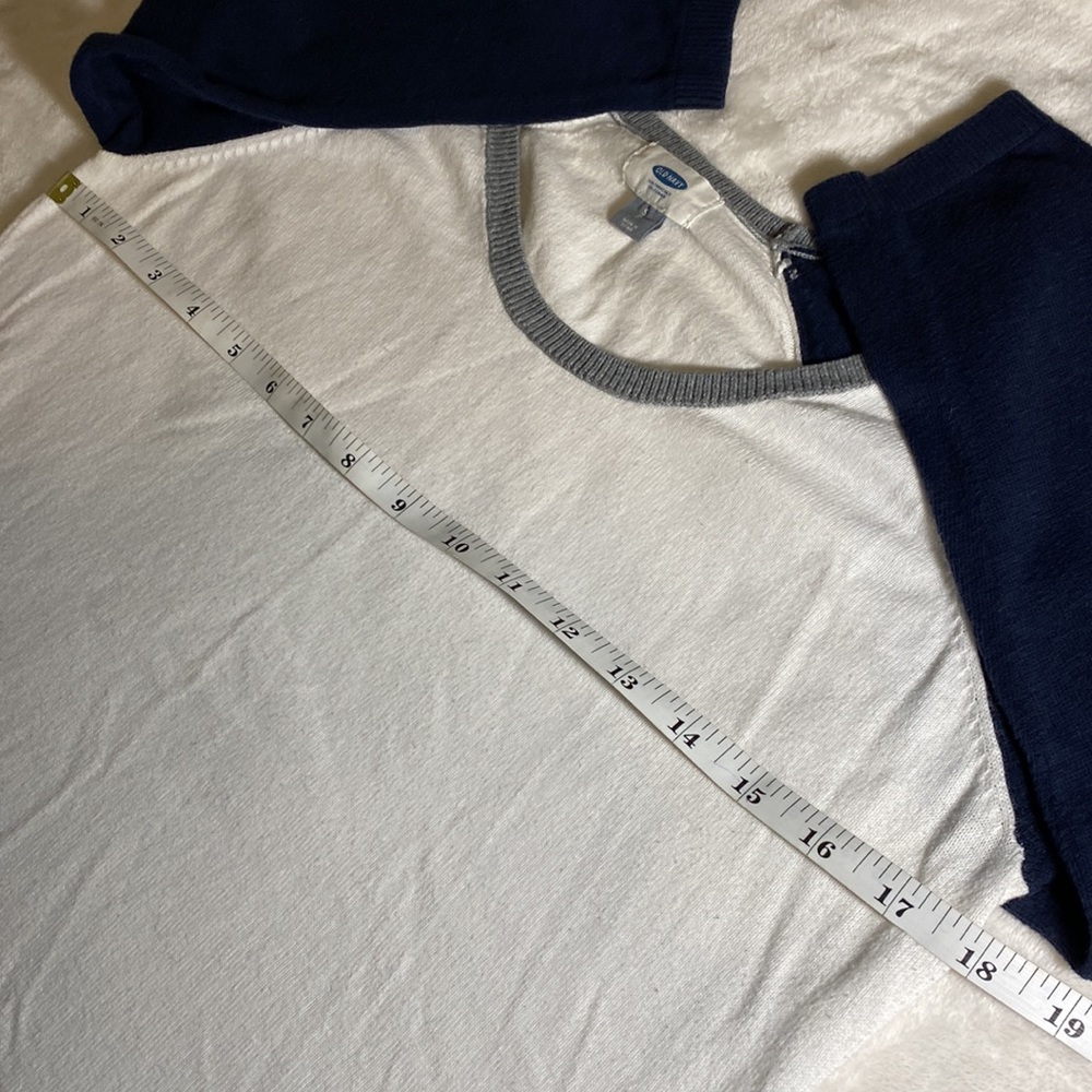 2 Baseball Style Tops - Picture 8 of 9